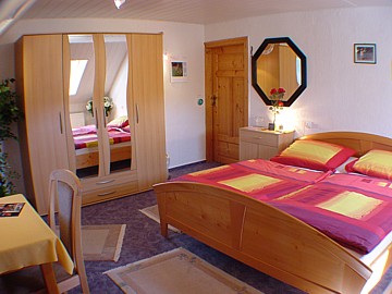 2. Doppelzimmer von Sonjas Pension im Erzgebirge 2. Doppelzimmer von Sonjas Pension im Erzgebirge